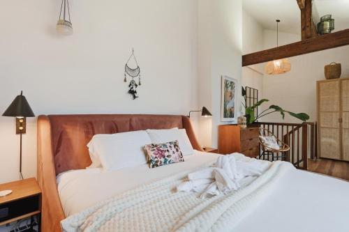 City Penthouse with 3 floors , Super King Bed , with secret garden photo 33