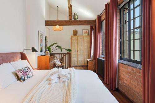 City Penthouse with 3 floors , Super King Bed , with secret garden photo 20