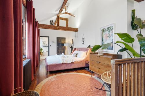 City Penthouse with 3 floors , Super King Bed , with secret garden photo 22