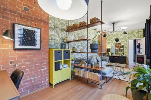 City Penthouse with 3 floors , Super King Bed , with secret garden photo 16
