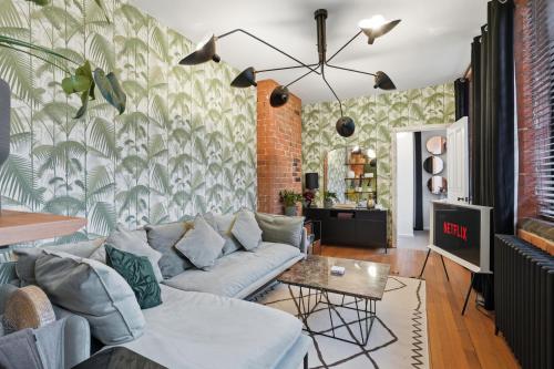 City Penthouse with 3 floors , Super King Bed , with secret garden photo 15