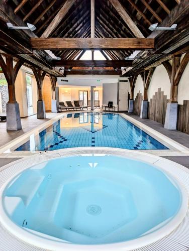 Logis Hotel Le Parc & Spa