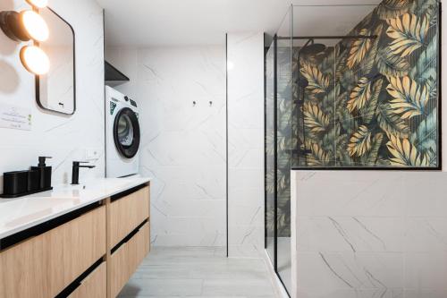 Ciudad Lineal Modern Apartment - 3 Bdrms-2 bath