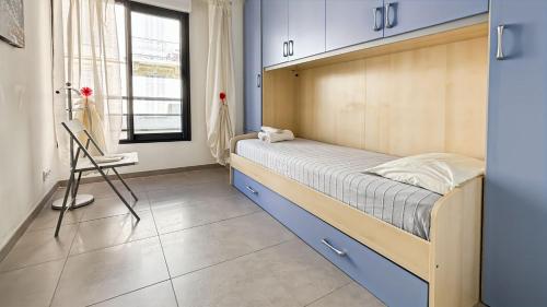 Modern 2 Bd Next To Rue Dantibes