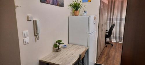 New Room1Ambelokipi Metro Airport Line