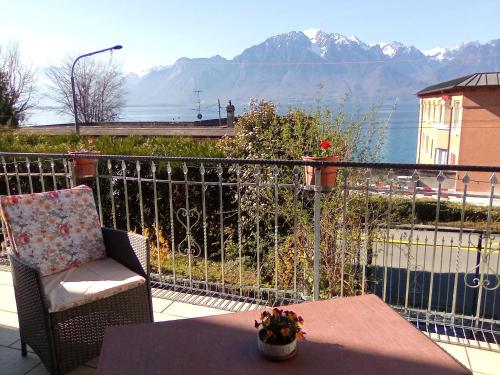 Appartamento fronte lago panoramico