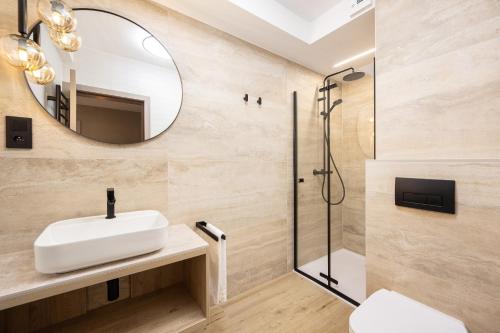 A bathroom at Villa Daniela
