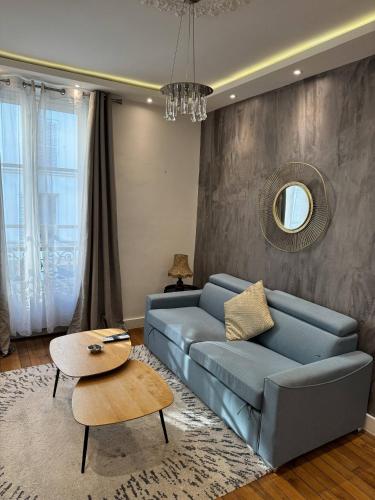 Apartment between the Arc de Triomphe and the Sacr-Cur