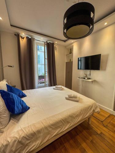 Apartment between the Arc de Triomphe and the Sacr-Cur