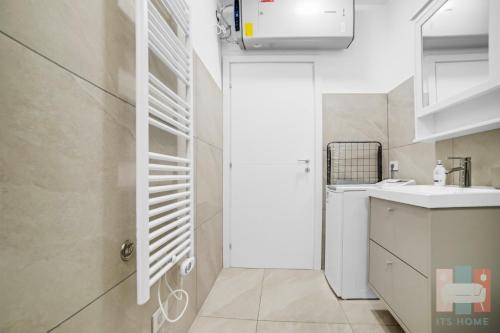 ZU12 Bright & Spacious apartment in Milan - Your Perfect Stay