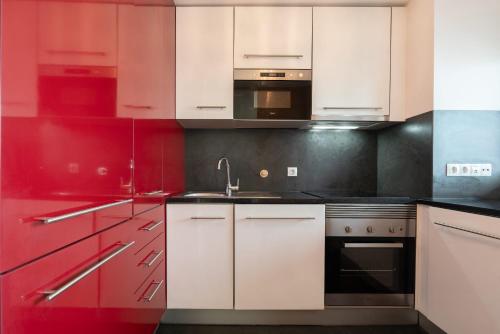 Modern Flat with Balcony & Garage by HostWise