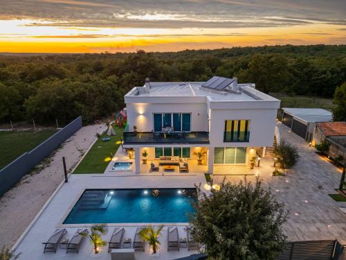 Villa Stay & Play