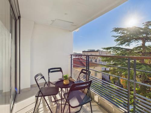 VILLA LERINS avec terrasse, haut standing et moderne