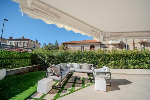 Cannes proche Croisette et plages - 2 pièces avec terrasse, jardin privé et parking