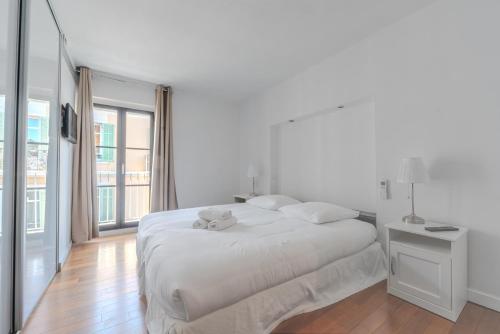 Rue d Antibes 2ch, 2 SDB, clim, balcon