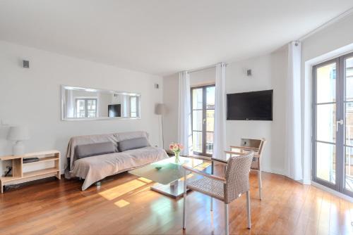 Rue d Antibes 2ch, 2 SDB, clim, balcon