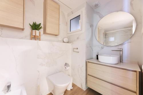 ApartEasy mid-term ONLY for VACATIONS stays, EIXAMPLE CENTER