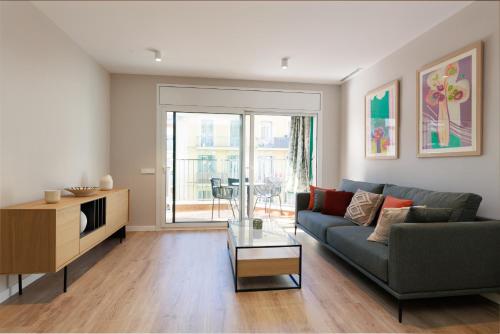 ApartEasy mid-term ONLY for VACATIONS stays, EIXAMPLE CENTER