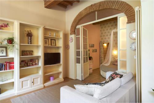 Bright, romantic retreat in central Florence