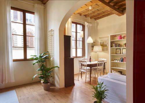 Bright, romantic retreat in central Florence