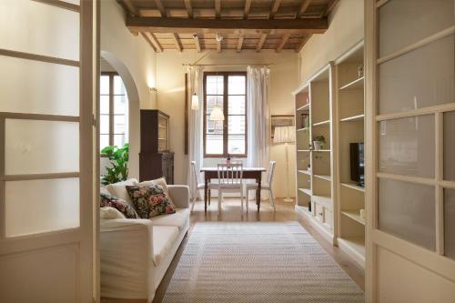 Bright, romantic retreat in central Florence