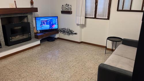Foto La Rosa e la Spina - Casa indipendente con giardino - Dervio - Lago di Como 5