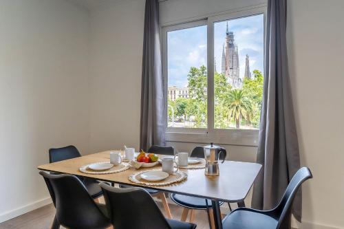 AB Sagrada Familia Views