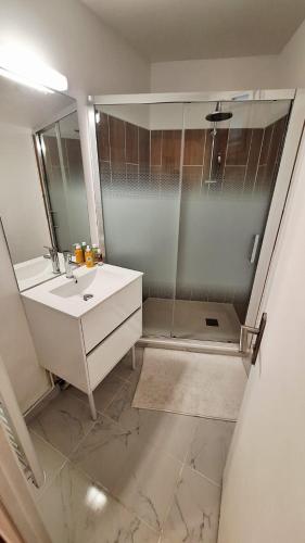 Confortable et moderne T3 aux Arènes !