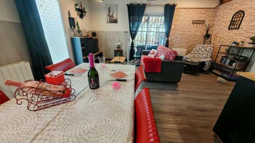 Le Cosy Occitan villa chaleureuse indépendante baignoire terrasse jardin