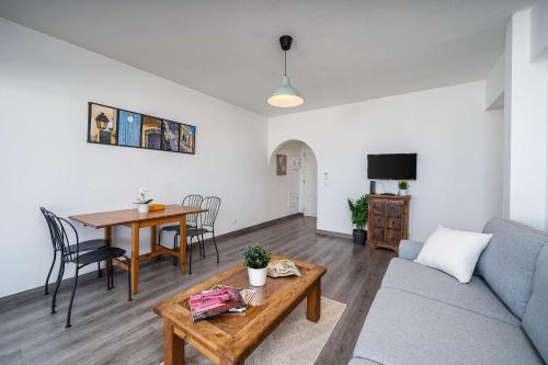 Panoramic Sea Views & Balcony BBQ by HostWise