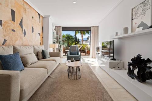 Estepona Apartment at Sunset Golf - Pool And Parking