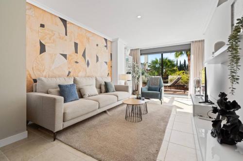 Estepona Apartment at Sunset Golf - Pool And Parking