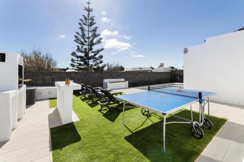 Villa Cactus - Large Private Plot - Heated Pool & BBQ - Luxury Vacation