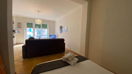 Large Apartment 7 minutes walking to Train station