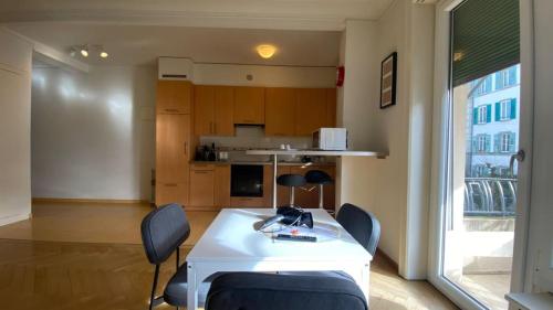 Large Apartment 7 minutes walking to Train station