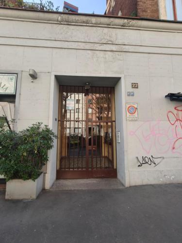 Chic Liberty Flat in Porta Venezia Milan center, Subway 1 min, AC, WiFi