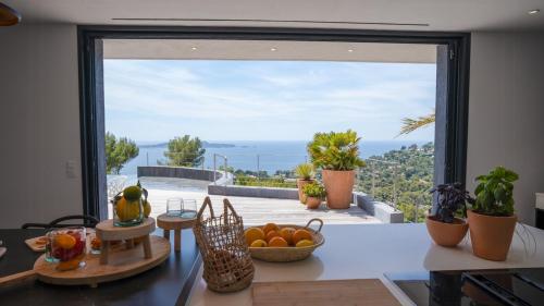 Contemporary Villa With Sea View In Hyères