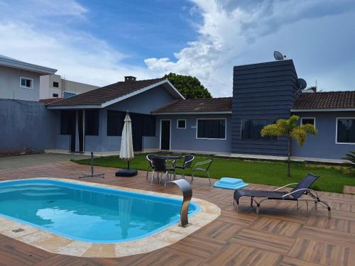Casa Beverly, com Piscina, 3 Quartos e Churrasqueira