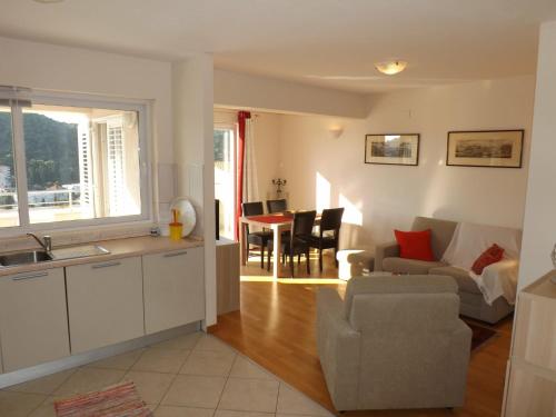 Arielle TWO BEDROOM APARTMENT IN LAPAD
