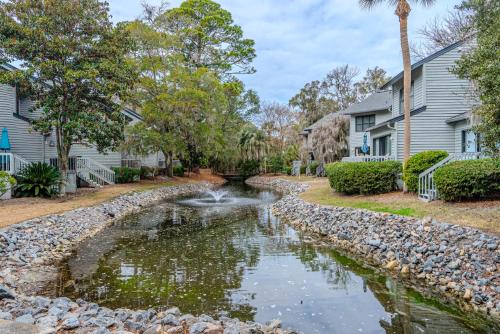 5-Min Walk to Beach - Coligny - Pool - OceanBreeze photo 14