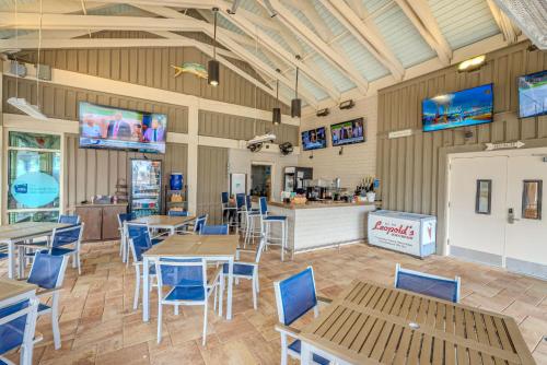 5-Min Walk to Beach - Coligny - Pool - OceanBreeze photo 15