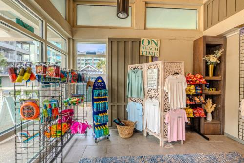 5-Min Walk to Beach - Coligny - Pool - OceanBreeze photo 17
