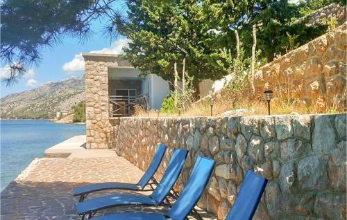 Nice Home In Karlobag With Wifi