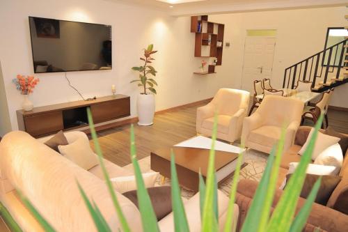 luxury apartment near AU