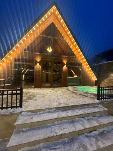 Piscina a A-Frame Elite Uyut o a prop