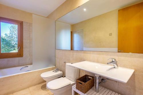 Villa Soler de Baix by Sealand Villas