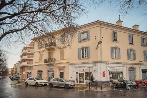 FRGK "24 AOUT 1 Mezzanine Bedroom Apartment Center Antibes AC WIFI HIGH SPEED "