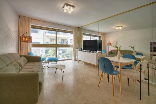 FRGK Massenet 'Blue Riviera' Studio Modern Comfort 1 min from Promenade des Anglais