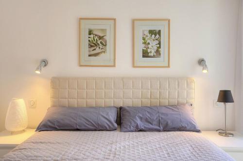 FRGK "Palm Beach Luxe 1BR Balcony, AC & Ultra-Fast Wi-Fi"