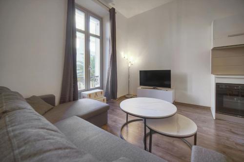 FRGK Goujon 1BR Design 300m Palais & Beac